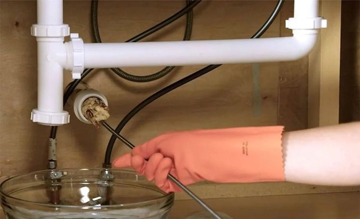 Instalatéři prozrazují: Tato běžná látka ucpává potrubí nejčastěji.