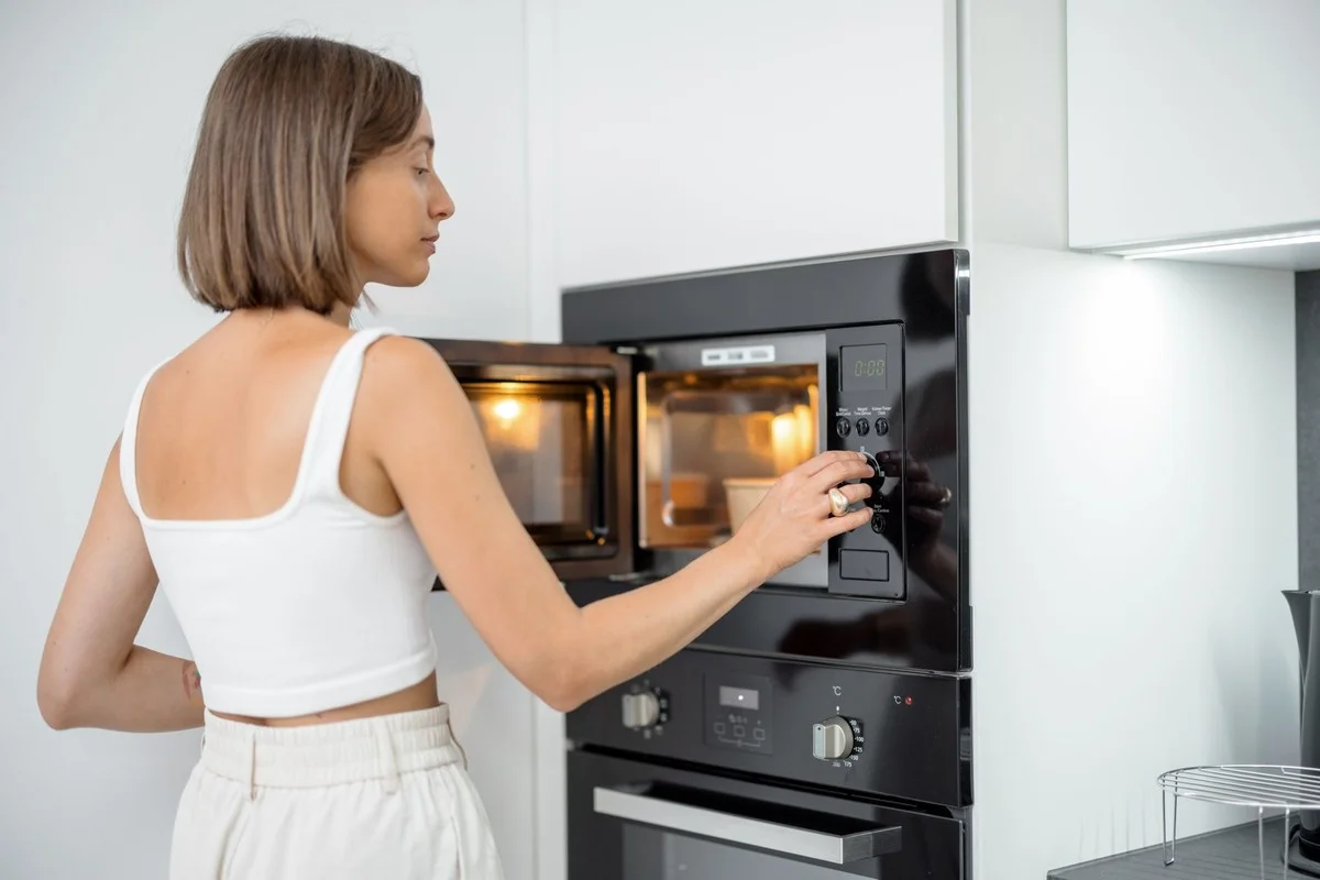 Elektrikáři to neradi slyší: Jednoduchý trik na snížení spotřeby ledničky. - image 1